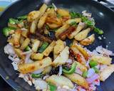 Peanut Garlic Chilli Potato recipe step 2 photo
