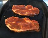 Une image de l'étape 5 de Côtes de porc laquées œuf, tomate, soja, persil.