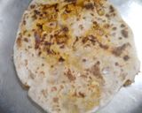 A picture of step 4 of Corn Paratha.