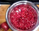 A picture of step 1 of Apple pomegranate juice.