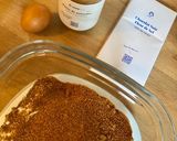 Une image de l'étape 1 de Cookies à la purée de noisettes, chocolat noir à la fleur de sel Omie et noisettes entières grillées.