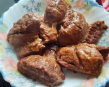 Foto del paso 8 de la receta: Carrilleras de cerdo en salsa de vino y mostaza