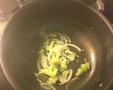 Foto del paso 2 de la receta: Sopa de calabacín y espinaca