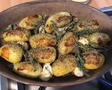 Une image de l'étape 9 de Pommes de terre « farcies » laurier aux herbes aromatiques et ail en chemise.