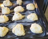 A picture of step 6 of Vanilla Rock Muffins.