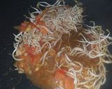 Foto langkah ke 4 dari resep Spaghetti saos tomat, telur, toge (3t).