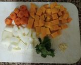 Foto del paso 1 de la receta: Sopa crema de zapallo y zanahoria✨