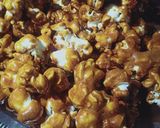 कॅरॅमल पॉपकॉर्न (CARAMEL POPCORN RECIPE IN MARATHI) रेसिपी स्टेप 5 फोटो 