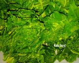 Foto langkah ke 2 dari resep Sayur daun singkong brenebon.