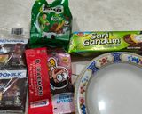 Foto langkah ke 1 dari resep Bola-Bola Biskuit Cokelat Meses.