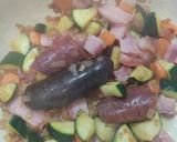 Foto del paso 2 de la receta: Lentejas de bote con verdura y chorizo, morcilla y patata
