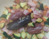 Foto del paso 2 de la receta: Lentejas de bote con verdura y chorizo, morcilla y patata