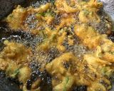 A picture of step 2 of Mix Sabzi pakorey.