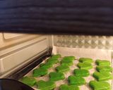 Foto langkah ke 2 dari resep Pandan Snow Ball Cookies.