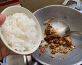 รูปขั้นตอนการทำที่ 3 ของ ข้าวผัดน้ำพริกเผากุ้งใส่หมูสับกับไข่เค็ม