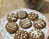 Foto del paso 9 de la receta: Galletitas navideñas de jengibre y canela con harina de almendra