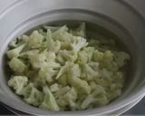 A picture of step 1 of Cauliflower dry Manchurian.