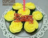 Foto langkah ke 6 dari resep Cupcake Coklat Praktis & Enak.