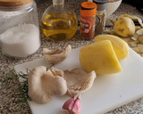 Foto del paso 2 de la receta: Patatas revolconas con salteado de setas de chopo