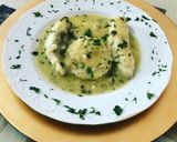 Foto del paso 9 de la receta Rape y merluza en salsa de ajo y vino blanco