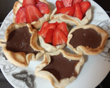Foto del paso 5 de la receta: Cuajada de chocolate con fresas en tartaletas