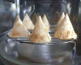 A picture of step 4 of Roti cone Pizza Punch.