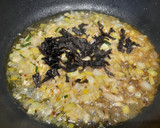 Foto del paso 4 de la receta: Bacalao cremoso con verduritas y trompeta de la muerte