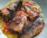 Gambar langkah 2 resipi Sardin Tumis Sedap dan Mudah.
