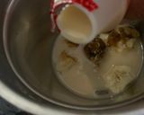 A picture of step 2 of Banana Oats Yakult Shake.