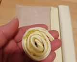 Foto del passaggio 5 della ricetta Dolci di sfoglia al limone a forma di rosa con lemon curd