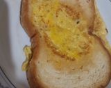 A picture of step 4 of Bread omelette.