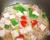 Foto langkah ke 4 dari resep Sop toge tahu.