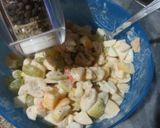 A picture of step 2 of Creamy Fruit chaat🍌🍎🍇🍋.