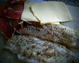 Foto del paso 2 de la receta: Merluza rellena con jamón serrano y mozzarella, arroz de fideo.