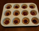 Foto del paso 4 de la receta: Flores de hojaldre con mermelada de frutillas