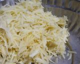 A picture of step 2 of Aloo pakoda.
