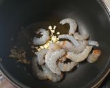 Foto del paso 1 de la receta: Alubias con langostinos y trigueros