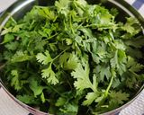 A picture of step 1 of Home Style Green Chutney.