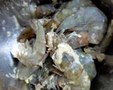 Foto langkah ke 3 dari resep Udang goreng.