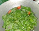 Foto langkah ke 2 dari resep 49. Sayur Bening Bayam by Uliz Kirei.