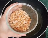 A picture of step 2 of Winter special gond laddu.