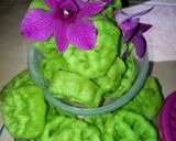 Foto langkah ke 5 dari resep Kembang goyang sagu,.