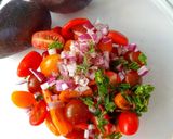 Une image de l'étape 1 de Tartines d'avocats tomates feta.