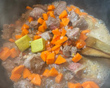 Foto del paso 2 de la receta: Guiso de fideos con carne y verduras