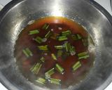 Foto langkah ke 2 dari resep Kue cucur empuk bersarang.