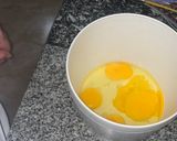 Foto del paso 1 de la receta: Bizcochuelo con tan solo 4 ingredientes