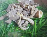 Hình bước làm 3 của món Tim cật xào bông hẹ