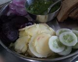 A picture of step 2 of Simple Veg Sandwich.