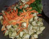 Foto langkah ke 6 dari resep Tumis Terong Ijo Wortel.