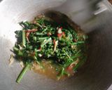 Foto langkah ke 3 dari resep Tumis Daun Pakis dengan Teri.